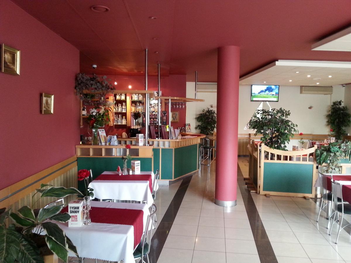 Max Na Terenie Stacji Mol Hotel Radzymin Exterior foto